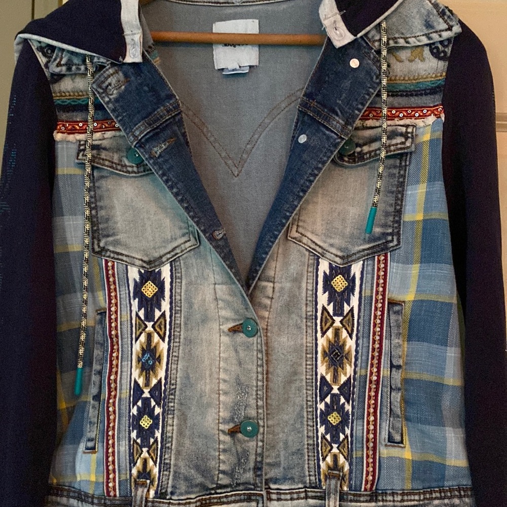 women’s Desigual jean jacket , size 38 ( small according to chart )
